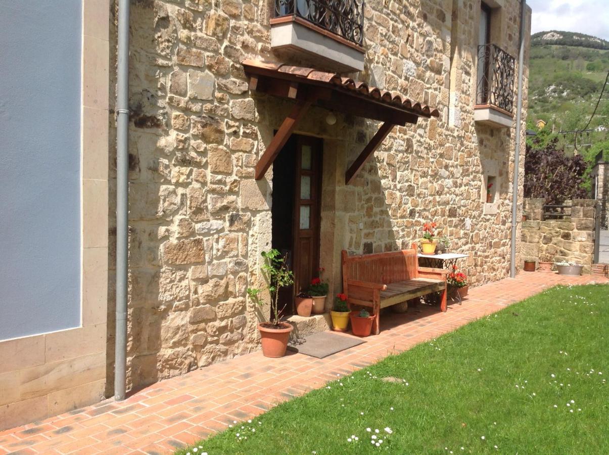 Casa De La Tila Lägenhet Arenas De Cabrales Exteriör bild