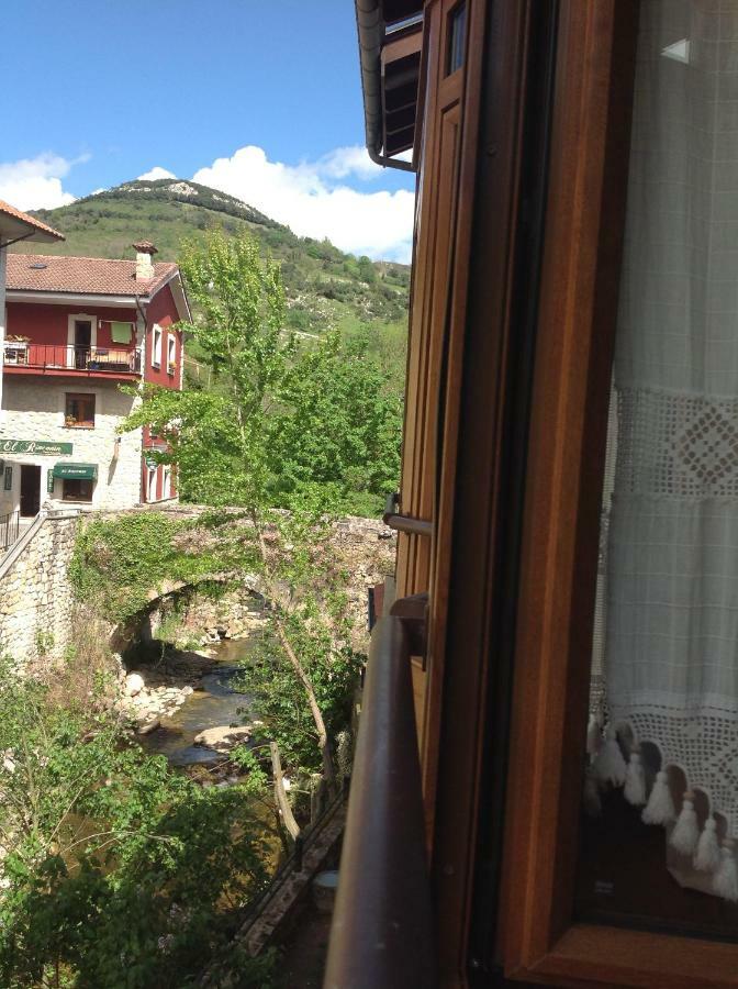 Casa De La Tila Lägenhet Arenas De Cabrales Exteriör bild
